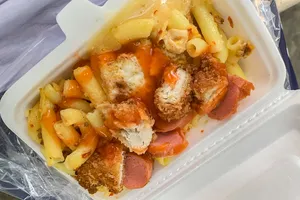 Ngộ độc sau khi ăn cơm gà: Lại báo động nguy cơ mất an toàn thực phẩm 