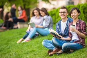 Chuyện sinh viên làm thêm ở các nước và các khoản vay