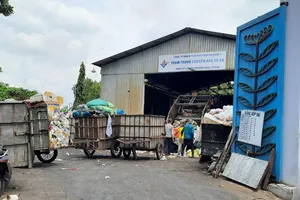 Thu tiền rác qua app: Đơn vị thu gom kêu khó