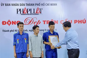 Gặp gỡ những người hùng cứu tài xế xe trên cầu Phú Mỹ 