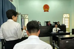 Vụ kiện ban quản trị chung cư vì bị khóa bánh xe: Tòa bác yêu cầu bồi thường