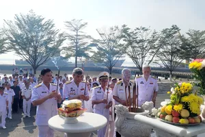 Xúc động cuộc gặp mặt của những chiến sĩ Đoàn tàu không số 