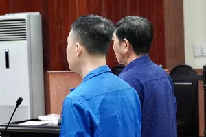 Tòa tuyên y án vụ lừa đảo chạy chức khó tin 