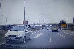 Tăng mức phạt xe đi ngược chiều trên cao tốc, bạn đọc nói gì?