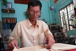 Người 'chữa bệnh' cho sách cũ ở Sài Gòn