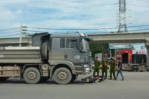 Vượt đèn đỏ, người đàn ông tử vong dưới bánh xe tải 