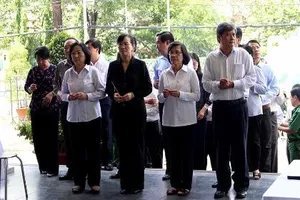 Lãnh đạo TP.HCM viếng ông Nguyễn Thanh Chín