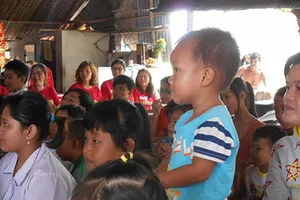 Mang ảo thuật đến với trẻ em ở lớp học 'Vườn ổi'