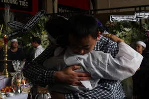 Những cảm xúc nghẹn ngào trong đám tang NSƯT Quang Lý