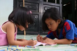 Cái Tết đoàn viên của 2 đứa trẻ bị trao nhầm