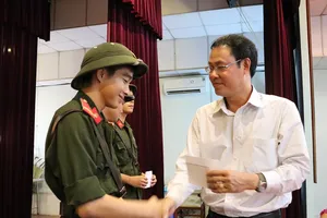 Đoàn đại biểu TP.HCM thăm hỏi, động viên các tân binh