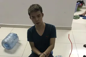 Thủ hung khí, đi xe phân khối lớn buôn ma túy