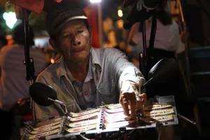 TP.HCM dự kiến hỗ trợ 50.000 đồng/ngày cho người bán vé số