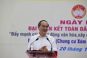 Ông Nguyễn Thiện Nhân dự ngày hội đại đoàn kết dân tộc