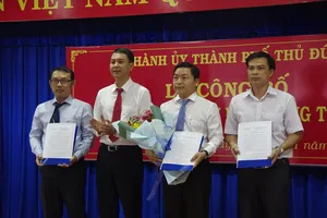 TP Thủ Đức trao quyết định cán bộ phường An Khánh, Thủ Thiêm