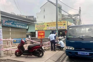 Xuất hiện 'hố tử thần' trên vỉa hè TP Thủ Đức