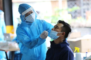 TP Thủ Đức thử nghiệm người dân tự lấy mẫu xét nghiệm COVID-19