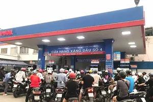 Đến 12 giờ trưa 1-11, TP.HCM có 108 cửa hàng thiếu xăng