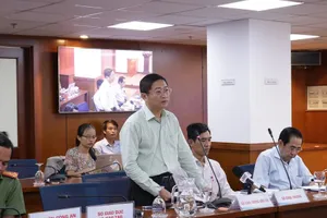 Bàn cách tháo dỡ bức tường ngăn cách giữa Saigon Pearl và khu Vinhomes