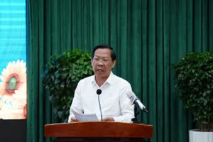 Chủ tịch TP.HCM Phan Văn Mãi: Cán bộ phải xốc vác ngay vào công việc để rút ngắn đà suy giảm