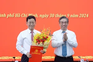 Ông Trần Quốc Trung làm Phó Bí thư Thường trực Thành ủy TP Thủ Đức