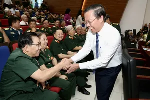 'Mong cán bộ cao cấp quân đội nghỉ hưu đóng góp kinh nghiệm vào sự phát triển của TP.HCM'