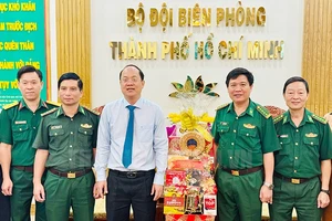Lãnh đạo Thành ủy thăm, chúc Tết tại Bộ Chỉ huy Bộ đội Biên phòng TP.HCM 