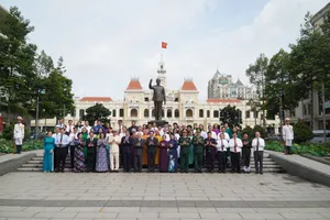 Bí thư Trần Lưu Quang dâng hương tưởng nhớ Chủ tịch Hồ Chí Minh dịp Quốc khánh 2-9