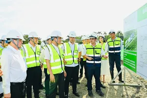 Bí thư TP.HCM Trần Lưu Quang kiểm tra tiến độ thi công nhà máy đốt rác phát điện