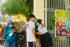 Kỳ thi tốt nghiệp THPT 2022: Thi không áp lực, cha mẹ ủng hộ con hết mình!