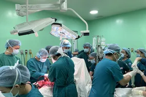 Sản phụ ngưng tim ngưng thở được cứu sống ngoạn mục