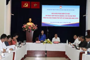 TP.HCM thu được hơn 30.000 tỉ đồng từ các trụ quảng cáo