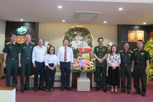 Phó Chủ tịch Dương Anh Đức thăm cán bộ lão thành ngành y tế