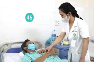 Cắt bướu, bảo tồn quả thận độc nhất cho người đàn ông
