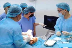 Căng chỉ trẻ hóa da, 2 người bị áp xe vùng mặt nghiêm trọng