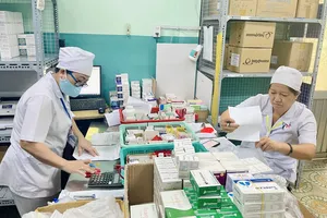 Người bệnh tự bỏ tiền mua thuốc bảo hiểm y tế, BHXH có giải pháp gì?