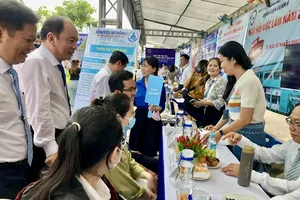 Ngày hội việc làm ngành y tế: Không ngờ tuyển được nhiều bác sĩ đến vậy!