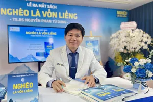 Bác sĩ thẩm mỹ viết sách về cuộc đời mình, gây quỹ cho trẻ em nghèo