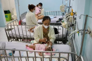 Dịch sởi bùng phát, TP.HCM dồn lực tiêm vaccine sởi