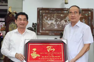 Lãnh đạo TP.HCM thăm, tri ân cán bộ lão thành ngành y tế