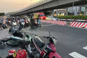 Vụ nữ tài xế lái Mercedes tông hàng loạt xe máy: 1 nạn nhân phải nhập BV Chợ Rẫy