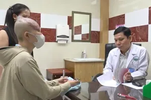 Nhiều ca zona thần kinh biến chứng nặng do 'vẽ khoán', đắp lá