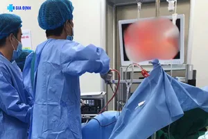 Xuyên đêm cứu bệnh nhân Thái Lan thủng túi mật nguy kịch