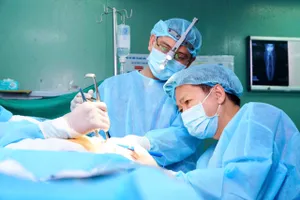 Việt kiều Mỹ về Việt Nam chữa u mỡ hiếm gặp bị nhầm tưởng béo phì