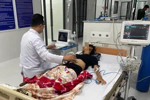 TP.HCM cử bác sĩ giỏi ra Côn Đảo điều trị bệnh nhân chấn thương nặng