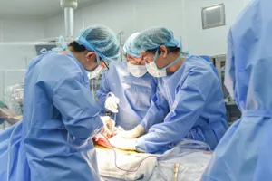 Người cậu tưởng chừng hết hy vọng hồi sinh nhờ cháu ruột hiến gan