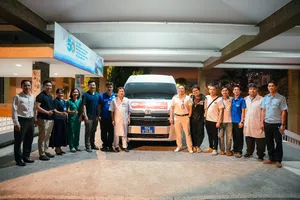 Bác sĩ ở TP.HCM lên đường hỗ trợ y tế cho người dân vùng lũ lụt miền Trung