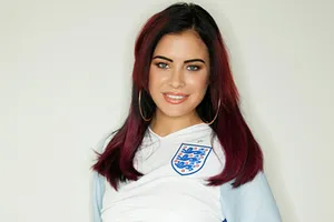 Kyle Walker nhắn tin 'đưa đẩy' bạn gái đồng đội khi đang thi đấu tại Euro 