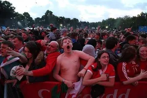 Chùm ảnh: Xứ Wales ăn mừng điên cuồng sau chiến thắng lịch sử 