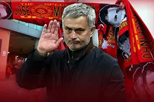Mourinho trở lại Manchester, chính thức bắt tay vào công việc